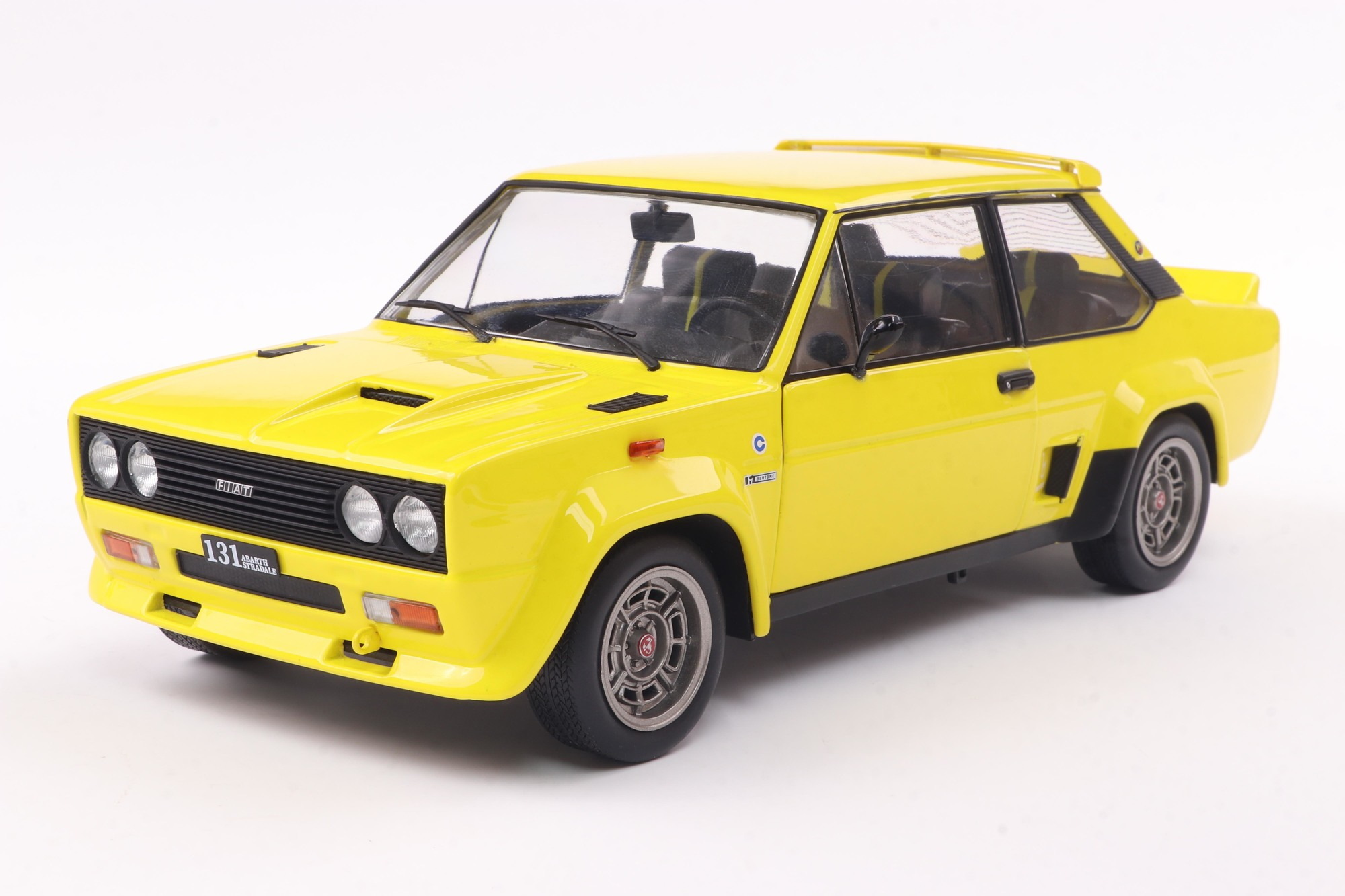 Solido Modellauto Maßstab 1:18 Fiat 131 Abarth gelb 1980 S1806006